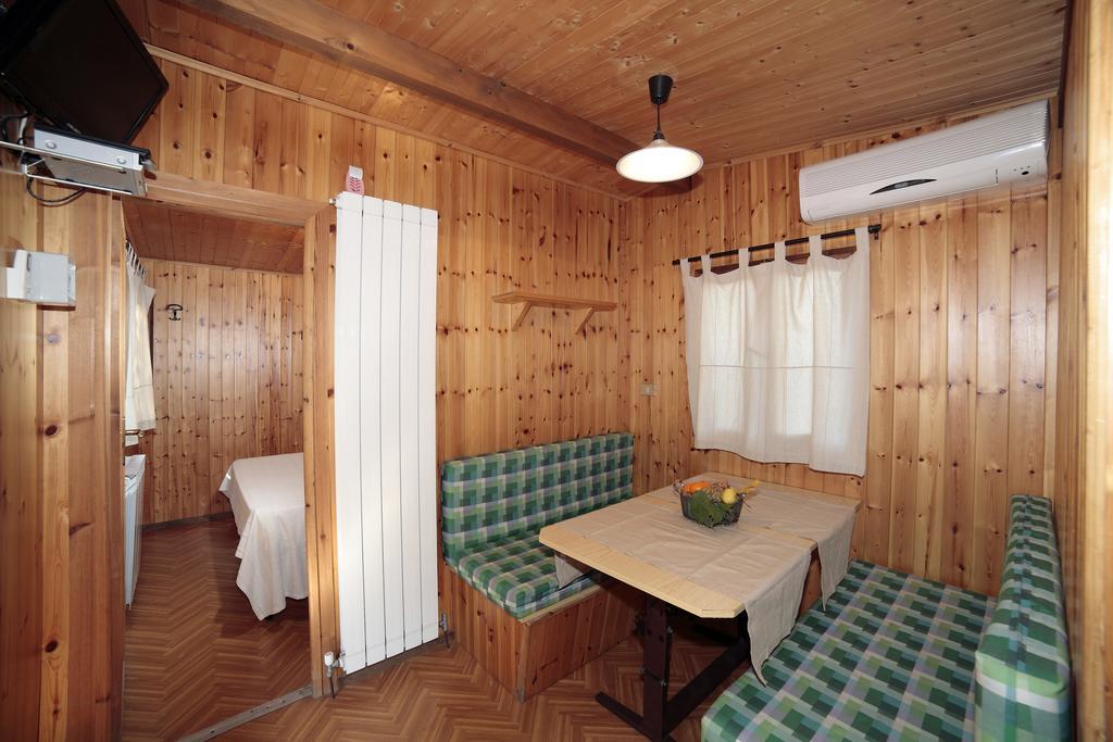 Il Frantoio Camping San Bartolomeo Al Mare Room photo